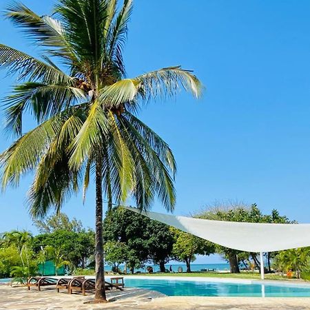Hotel Sonrisa Diani Beach Exterior foto