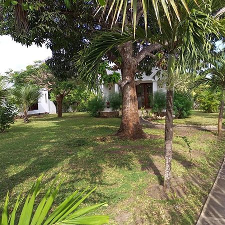 Hotel Sonrisa Diani Beach Exterior foto