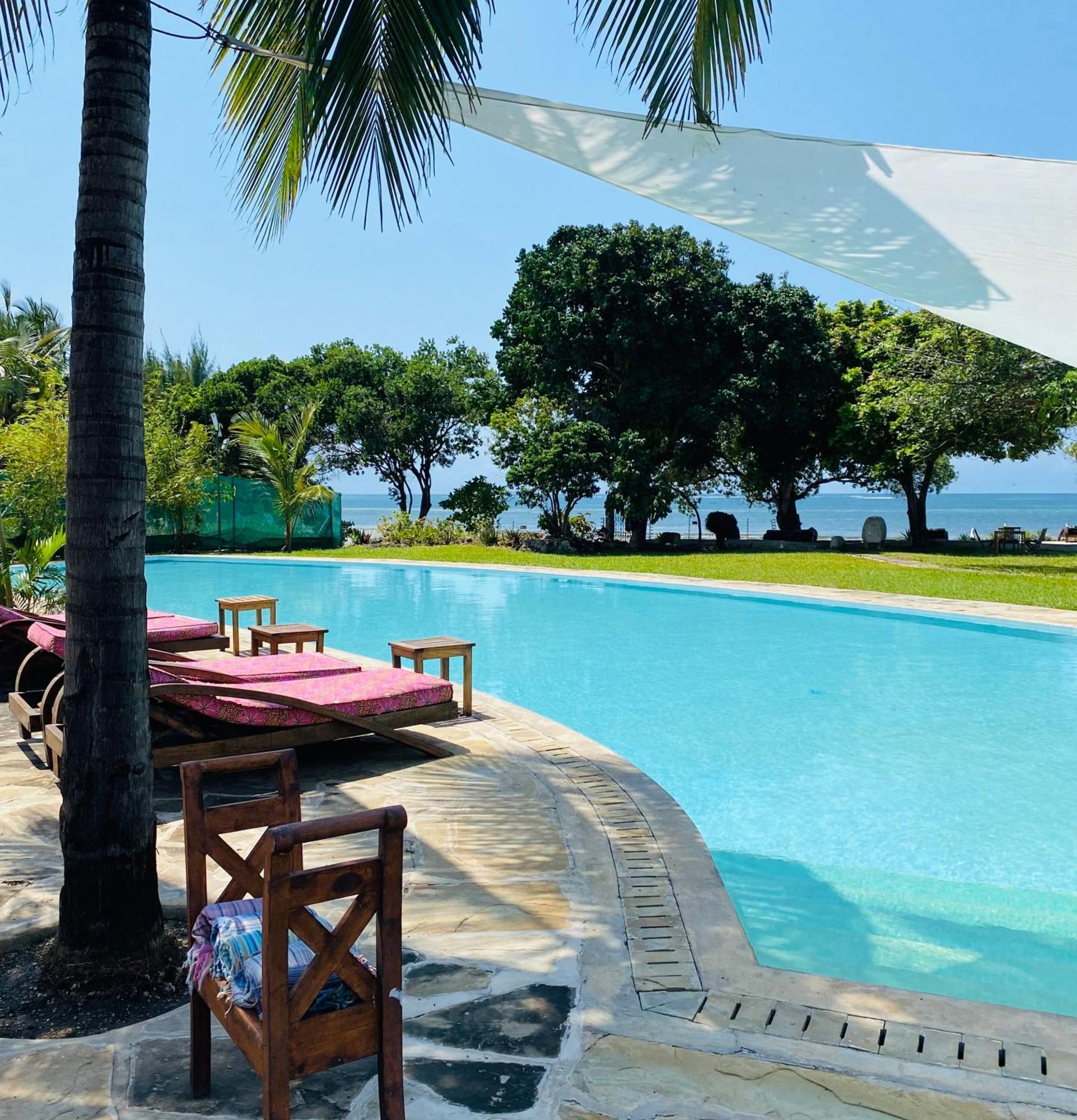 Hotel Sonrisa Diani Beach Exterior foto