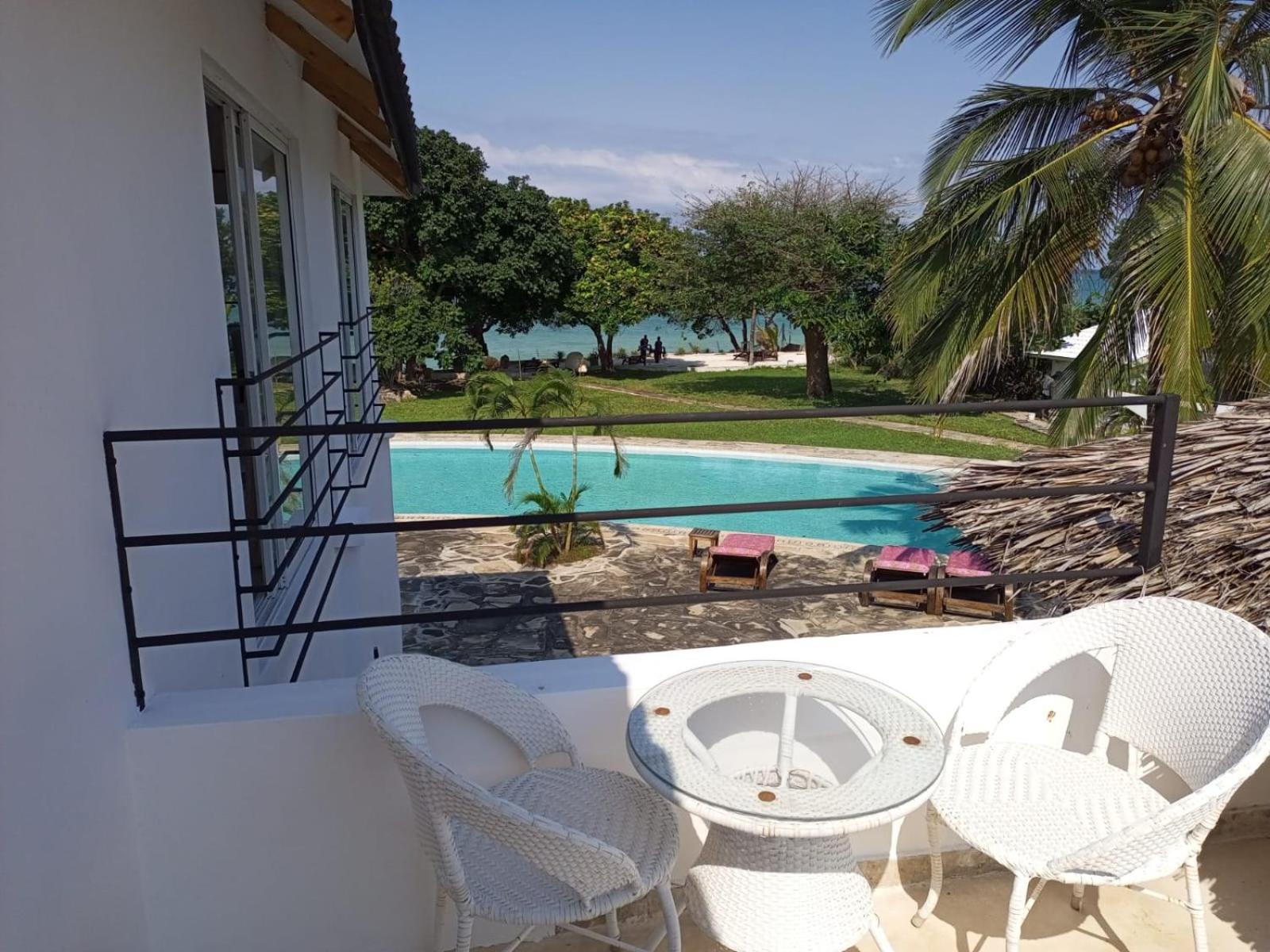 Hotel Sonrisa Diani Beach Exterior foto