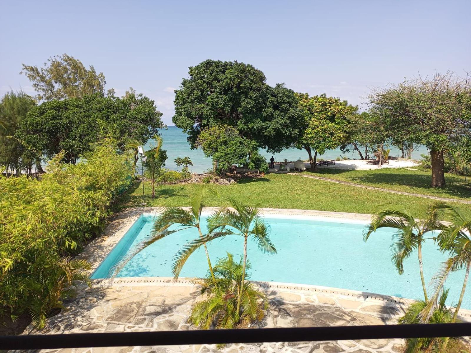Hotel Sonrisa Diani Beach Exterior foto