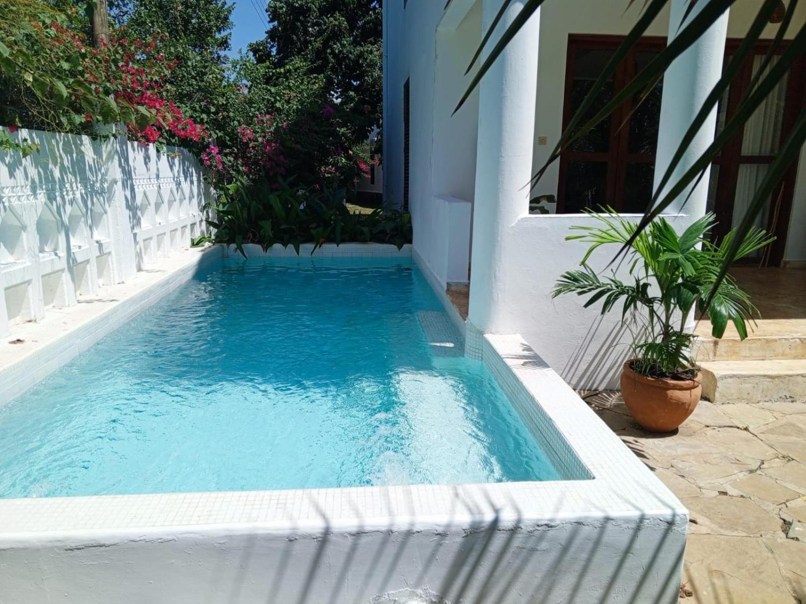 Hotel Sonrisa Diani Beach Exterior foto